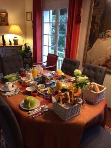 Clos Du Bourg Bed and Breakfast Saint-Cyr-en-Val Exterior foto